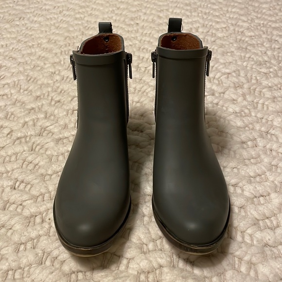 Lucky Brand Rain Booties - Picture 1 of 15